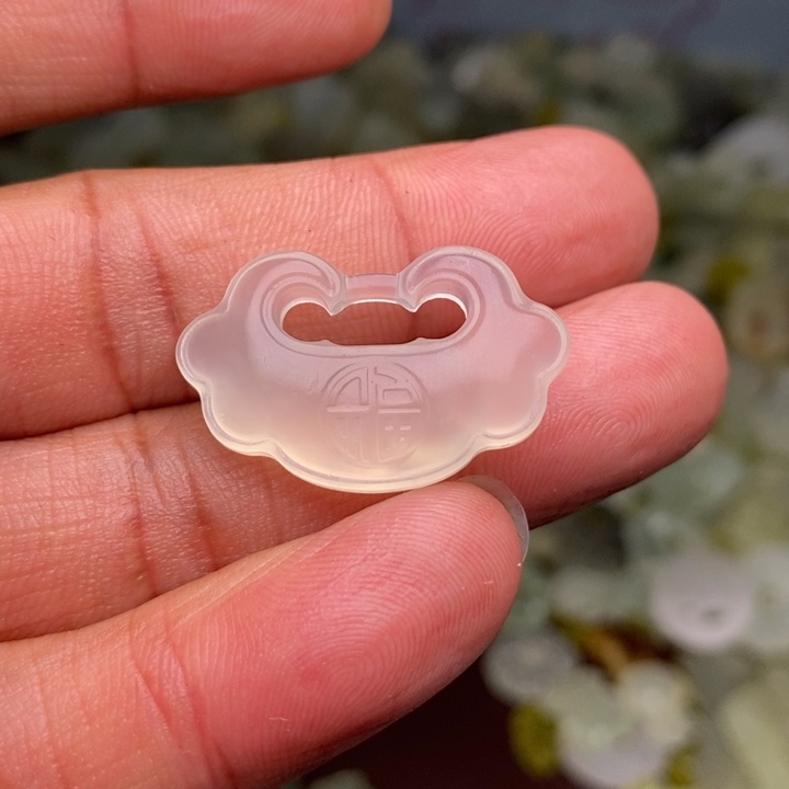 蛇纹石玉颈饰合金197