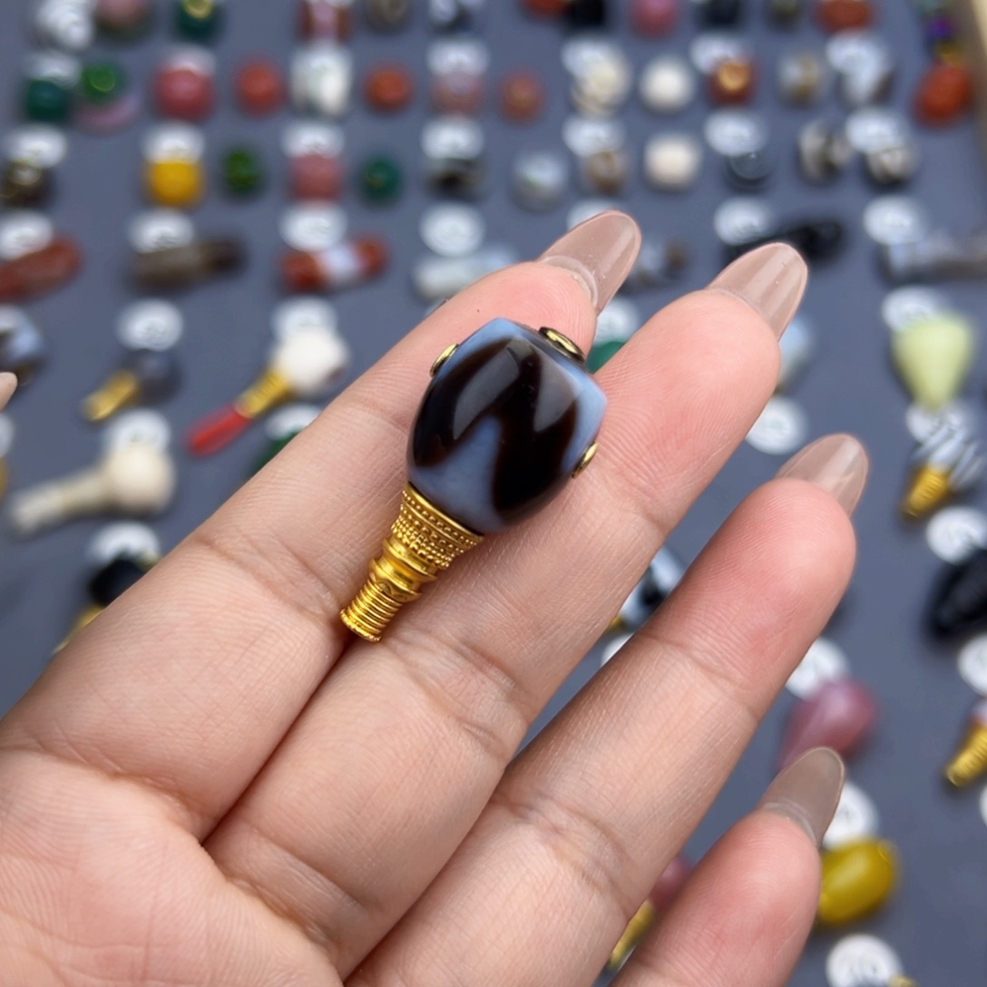 玛瑙/玉髓饰品未镶嵌?