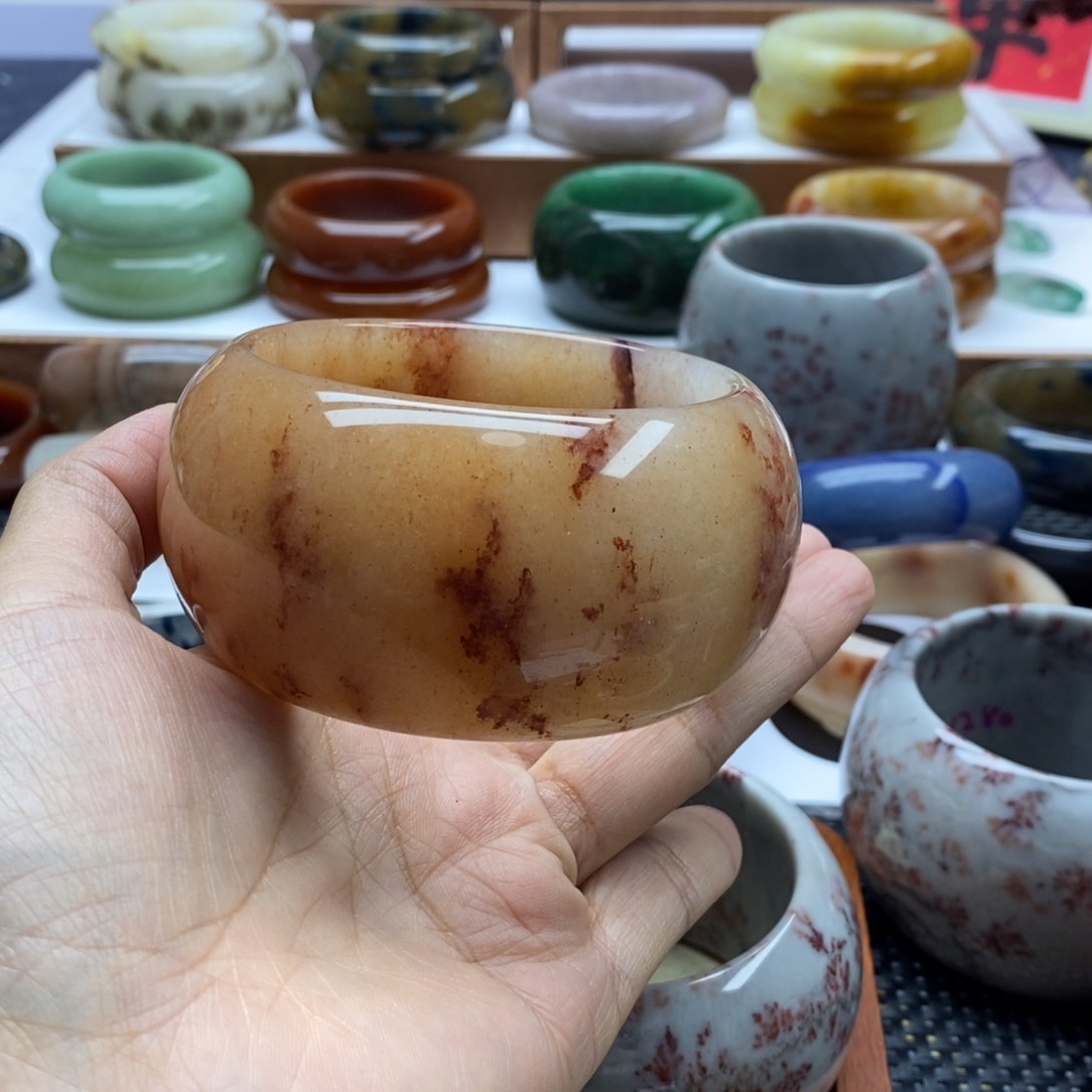 石英质玉手镯未镶嵌女****8