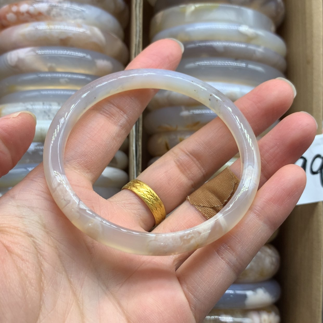 【闪购商品】玛瑙/玉髓手镯未镶嵌止*药