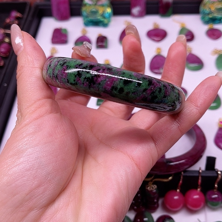 红宝石手镯未镶嵌海*