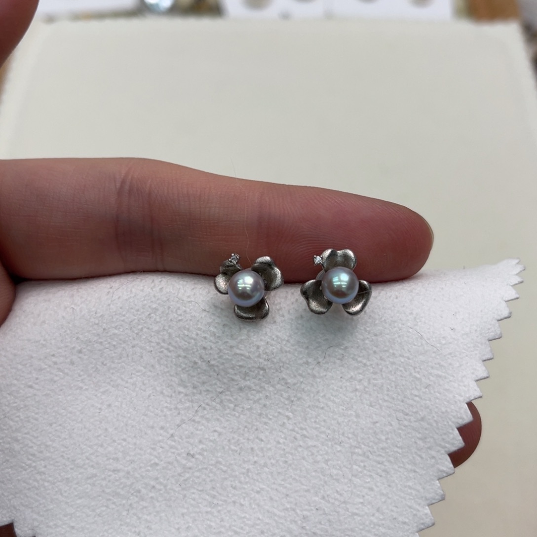 【闪购商品】海水珍珠耳饰银S925镶嵌