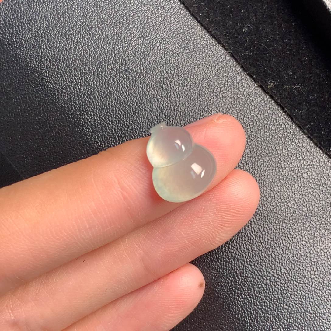 未镶嵌挂件翡翠尺寸：12.8/10.6/6.0