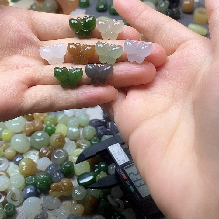 未镶嵌和田玉挂件蝴蝶98一个多样性发其一