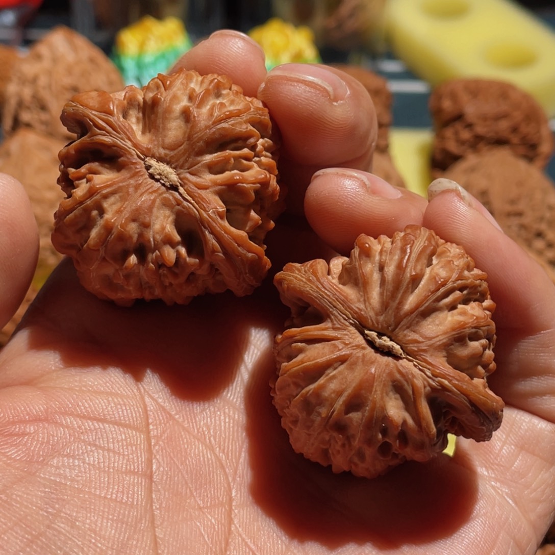 王***彬文玩核桃吊坠39全品白狮子