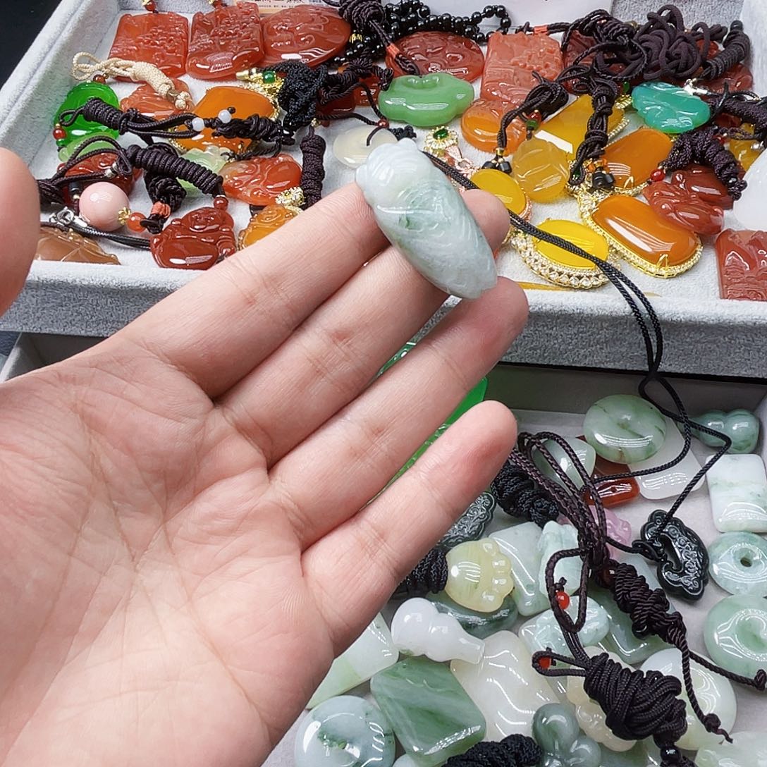 玛瑙/玉髓未镶嵌颈饰