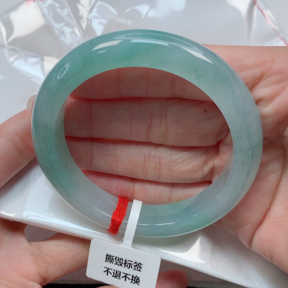 翡翠手镯未镶嵌56圈 晴蓝底 冰胶润