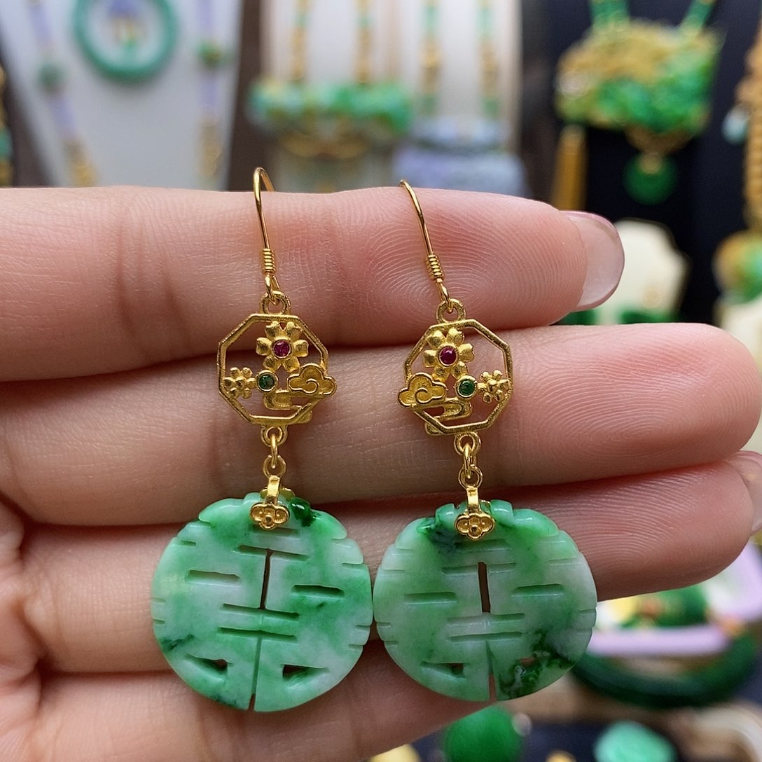 翡翠耳饰未镶嵌天然