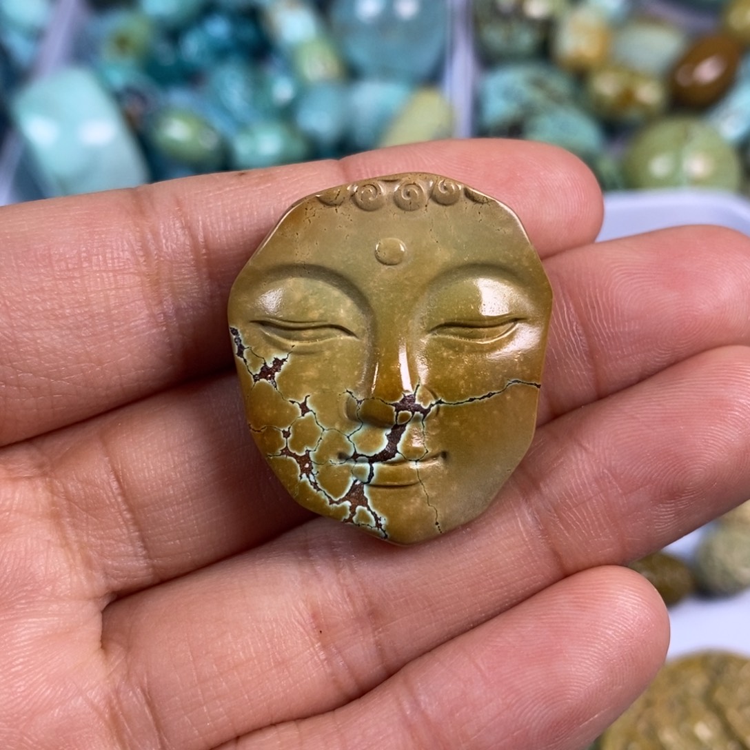 绿松石未镶嵌颈饰