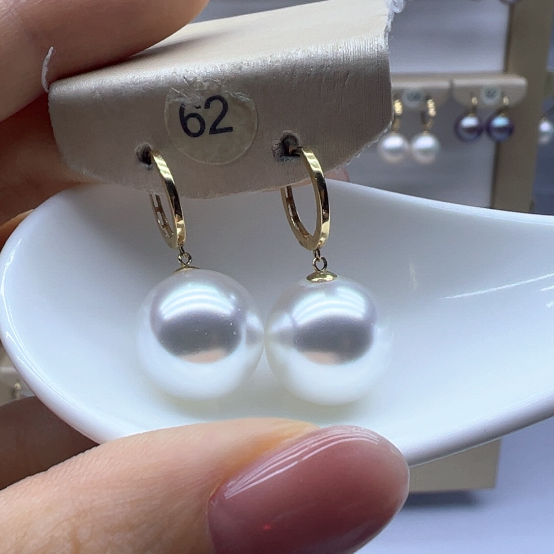18K金镶嵌淡水珍珠耳饰