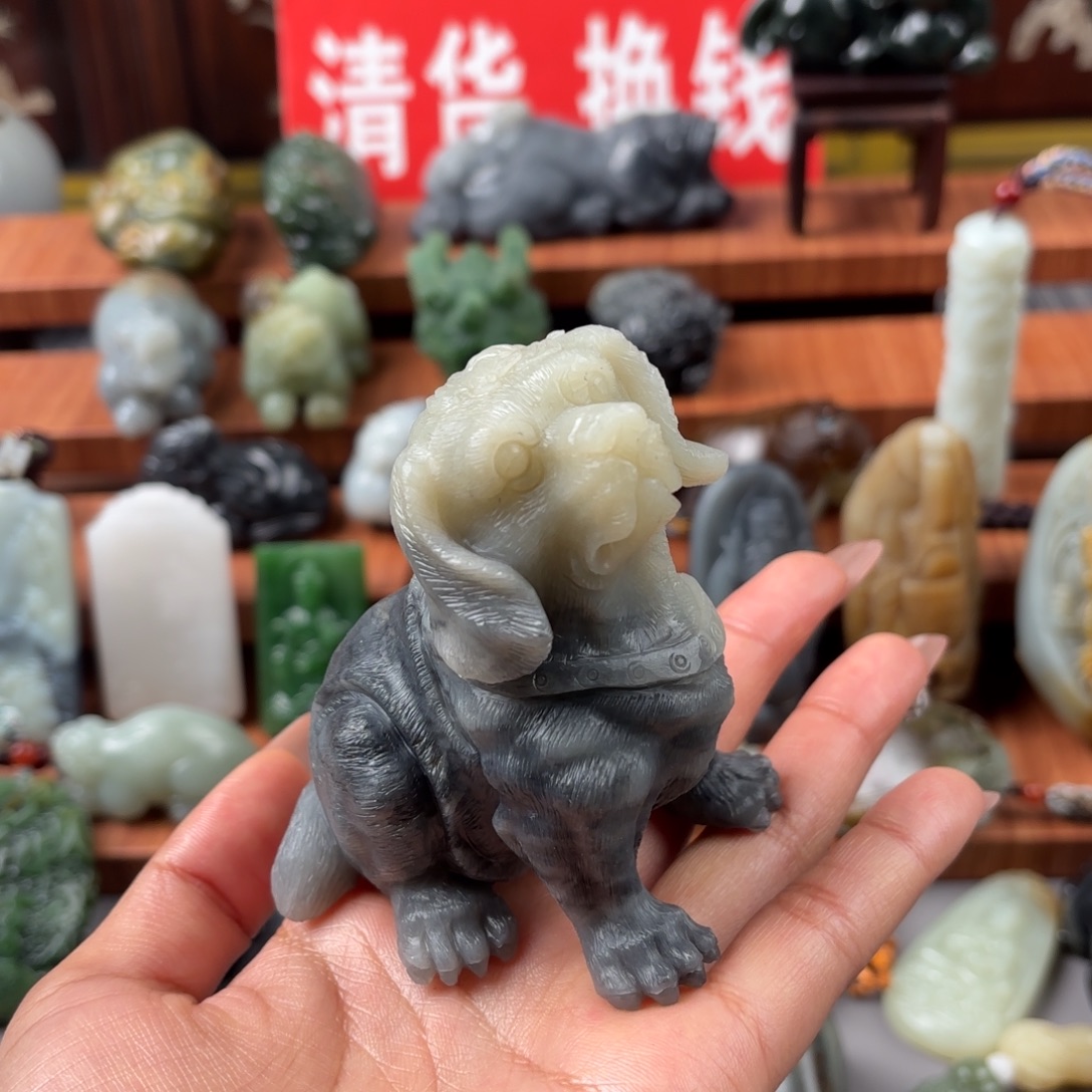 海***空和田玉未镶嵌颈饰