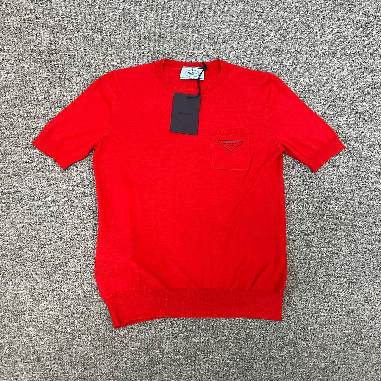 99新 Prada/普拉达 三角Logo 针织短袖 红色40码