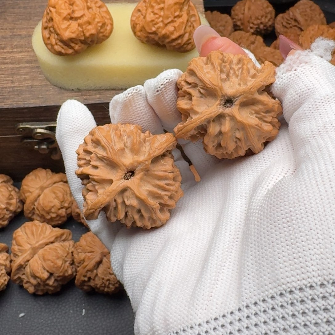 文玩核桃吊坠42苹果