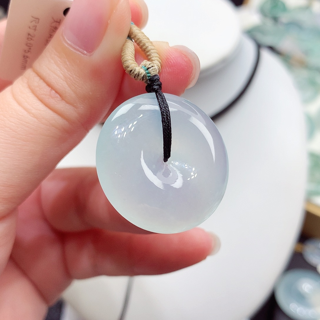 颈饰未镶嵌翡翠翡翠33，26/5.6