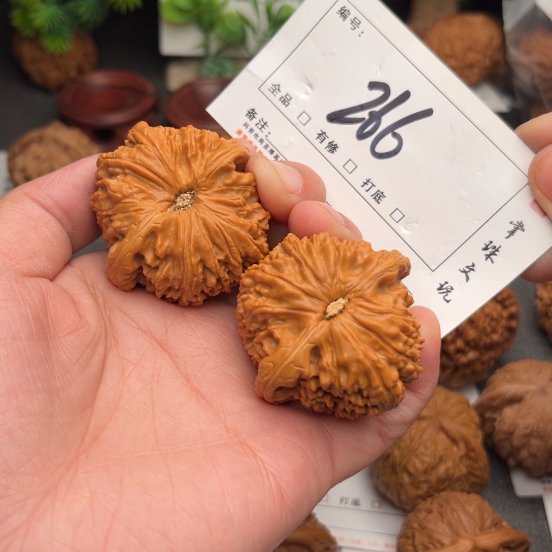 吊坠文玩核桃43白狮子266