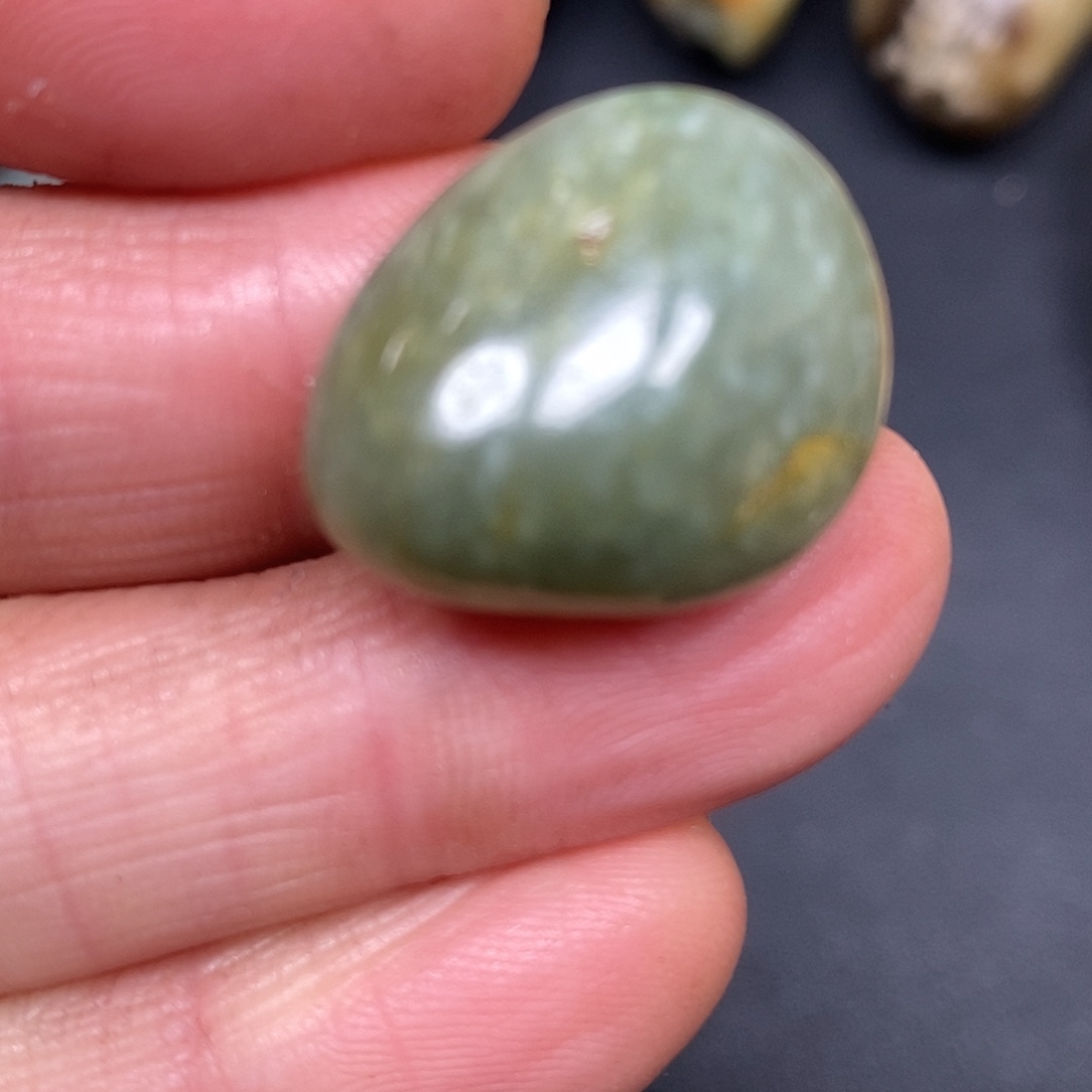 和田玉未镶嵌珠宝奇石