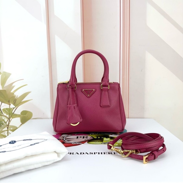 普拉达/95新/包包/250215EV0023/C536367621
