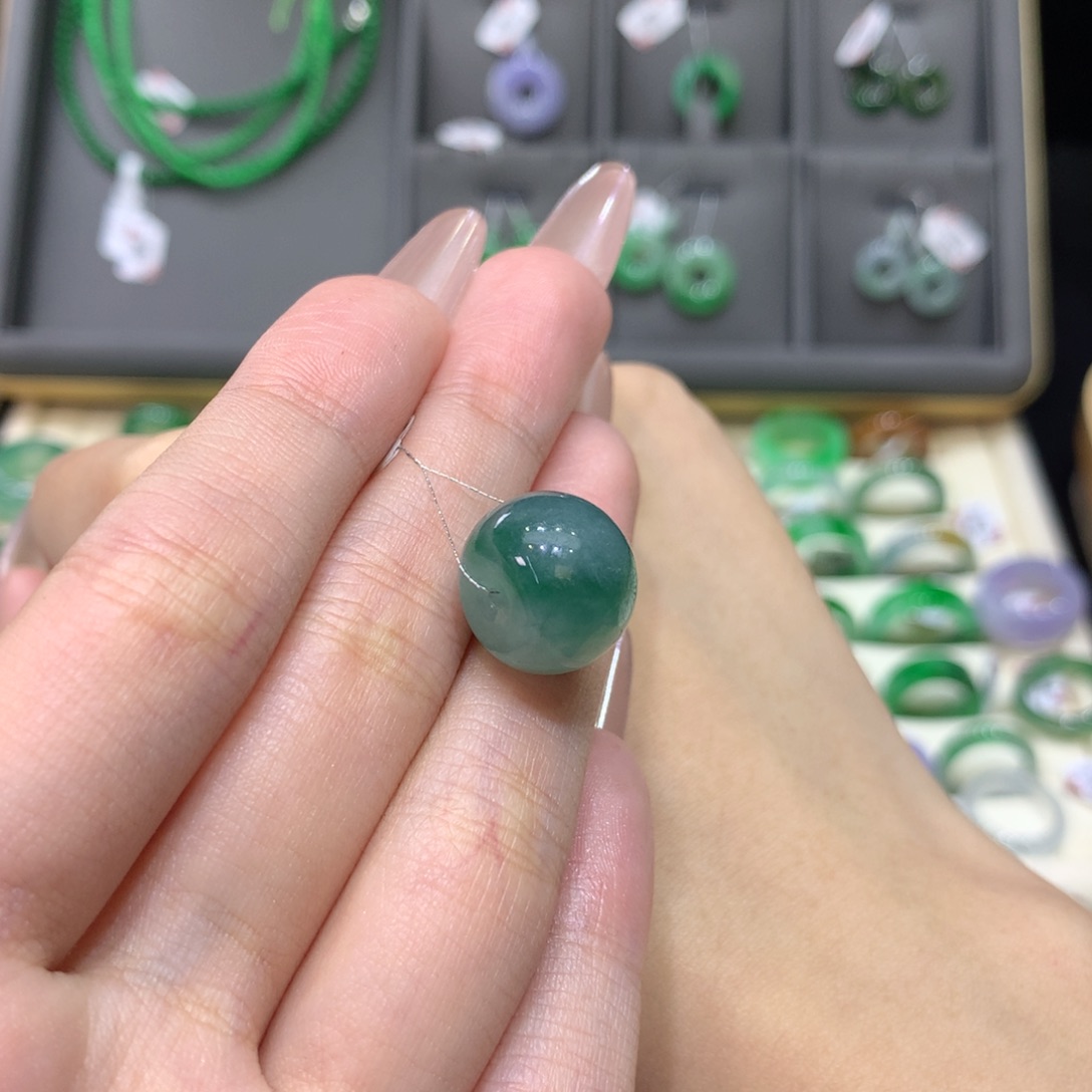 翡翠戒指未镶嵌路路通