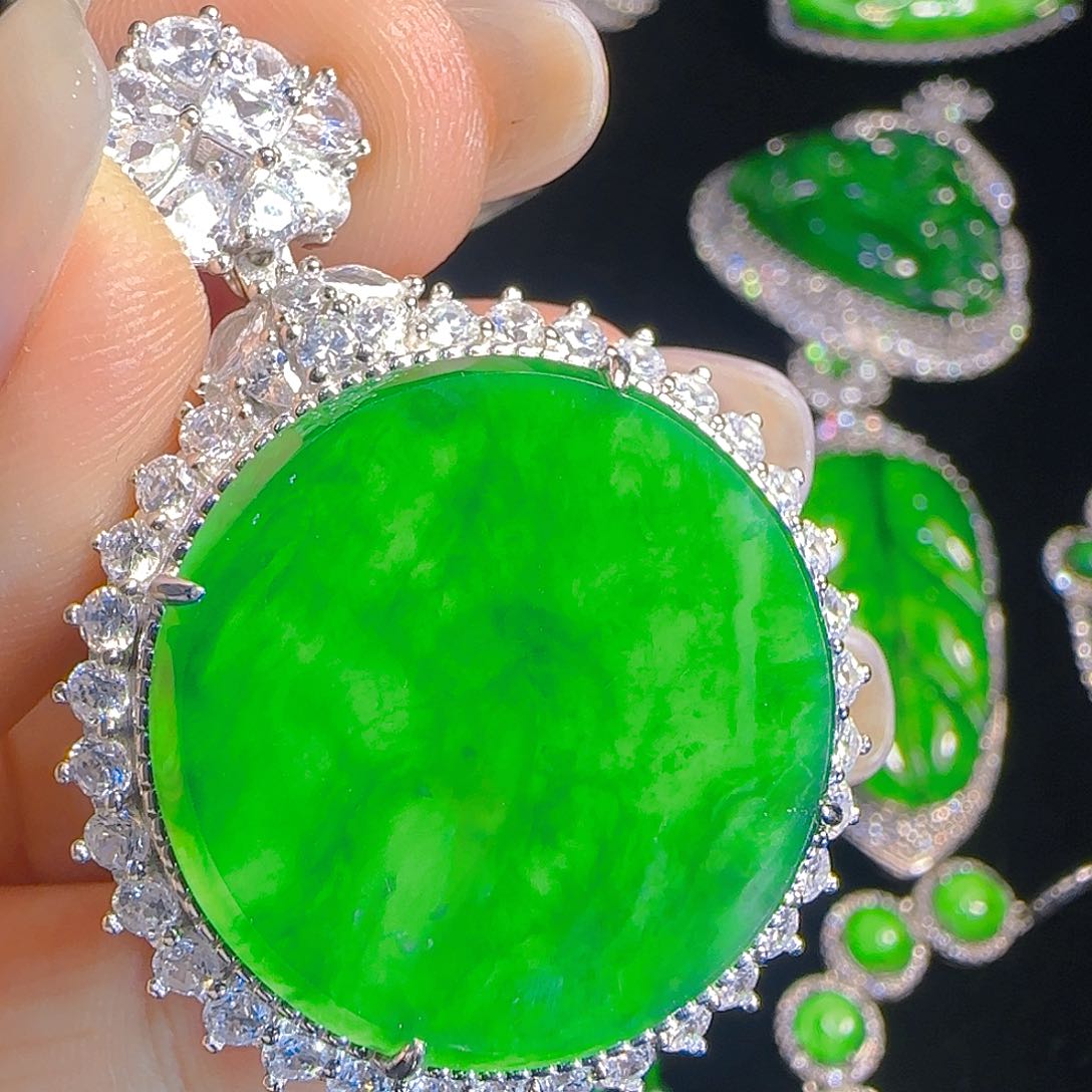 翡翠吊坠(赠链)银S925镶嵌