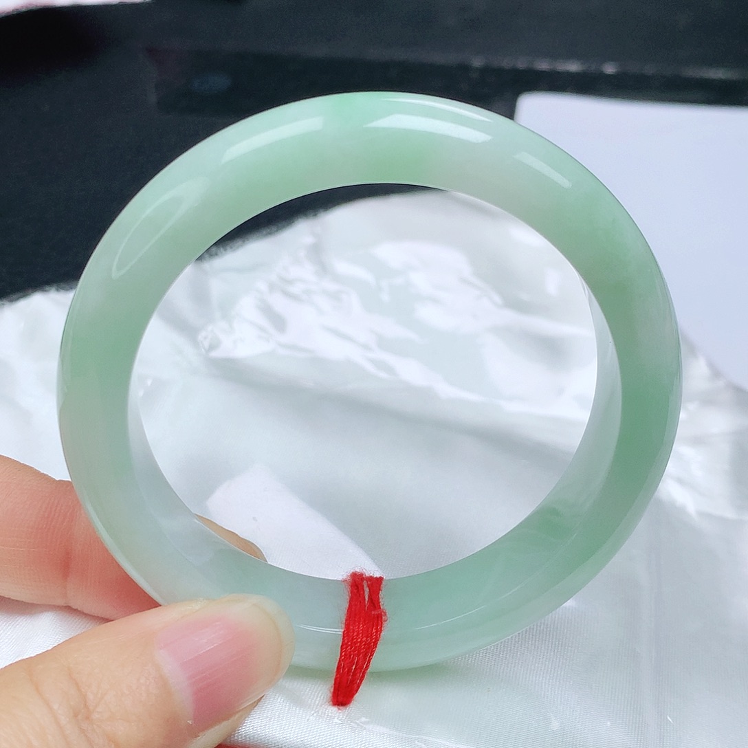 翡翠手镯未镶嵌正