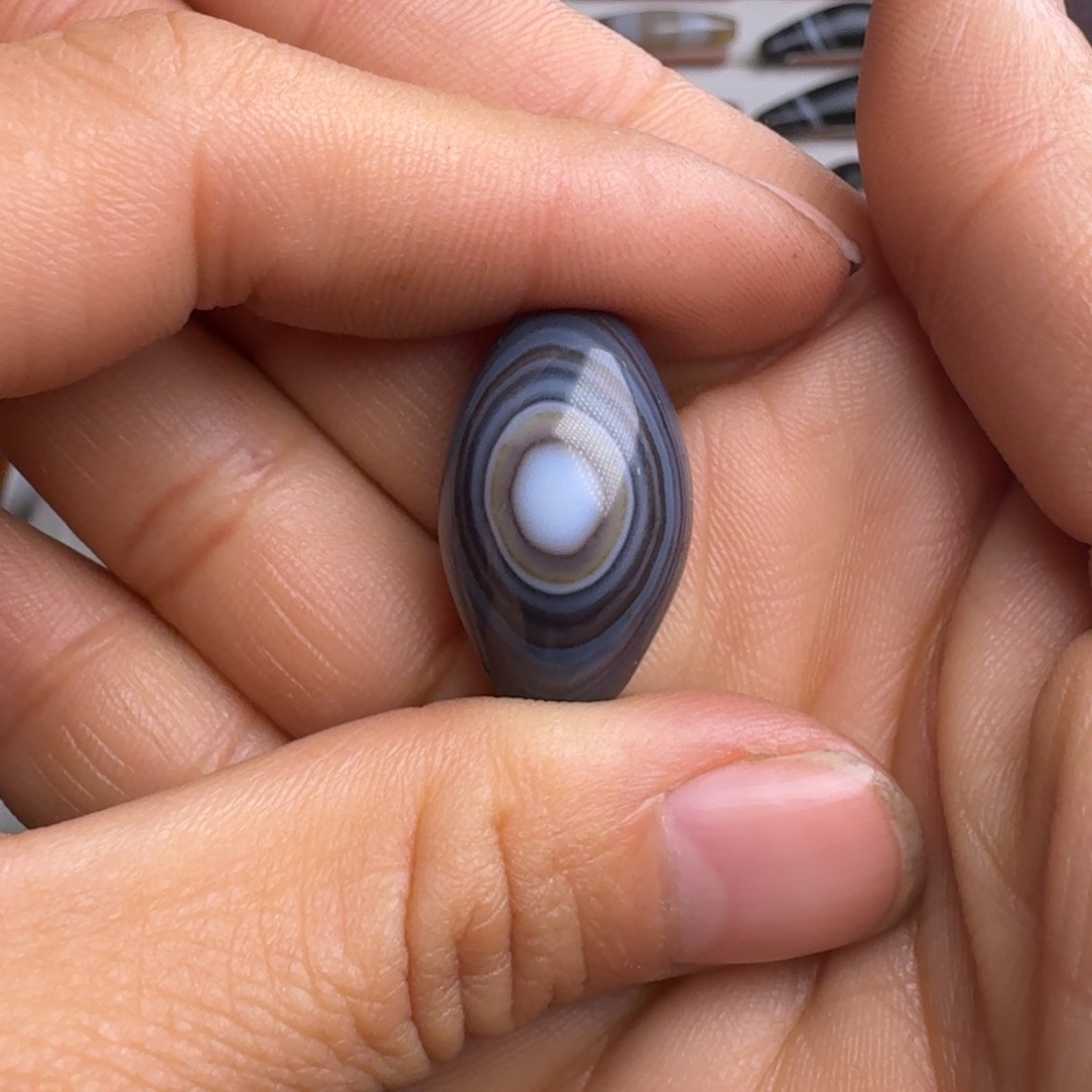 玛瑙/玉髓颈饰未镶嵌兰*一