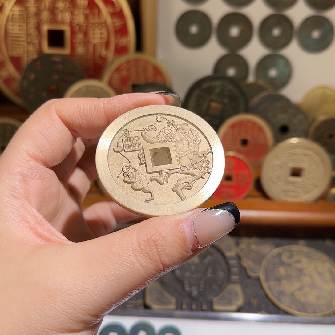 臻***萌铜现代仿制工艺品