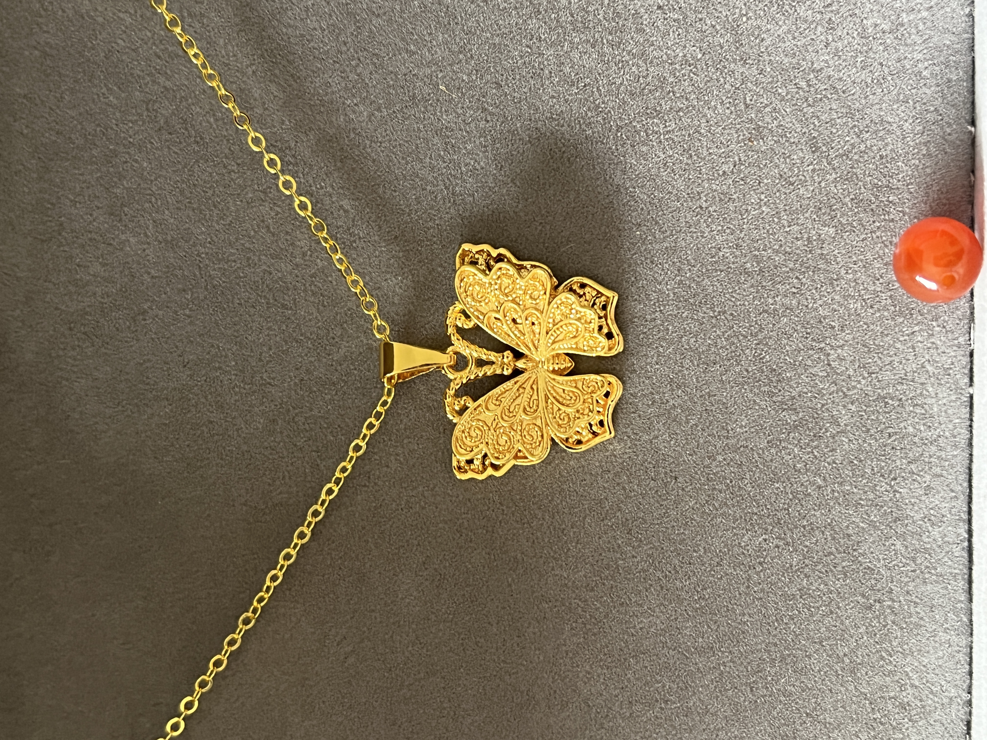 834璀璨专属 精工蝴蝶吊坠 玛瑙珠 镀金饰品多样性发货