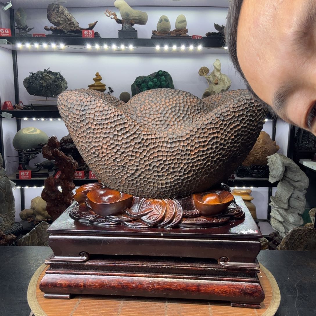 做**己蜂窝石元宝奇石上一