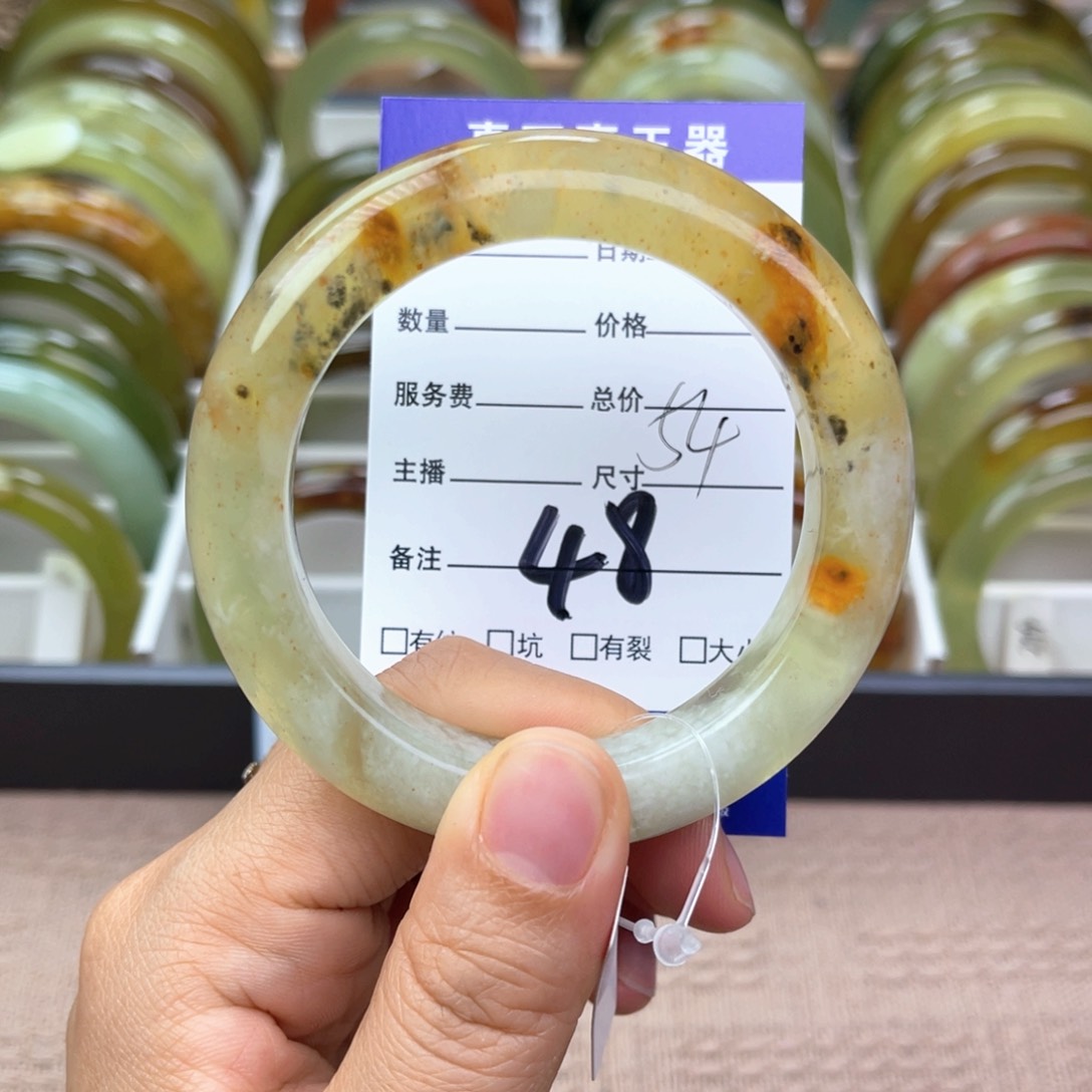 蛇纹石玉手镯未镶嵌
