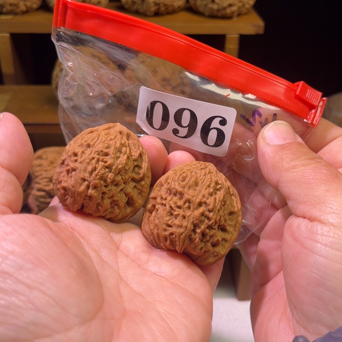 吊坠文玩核桃南疆37