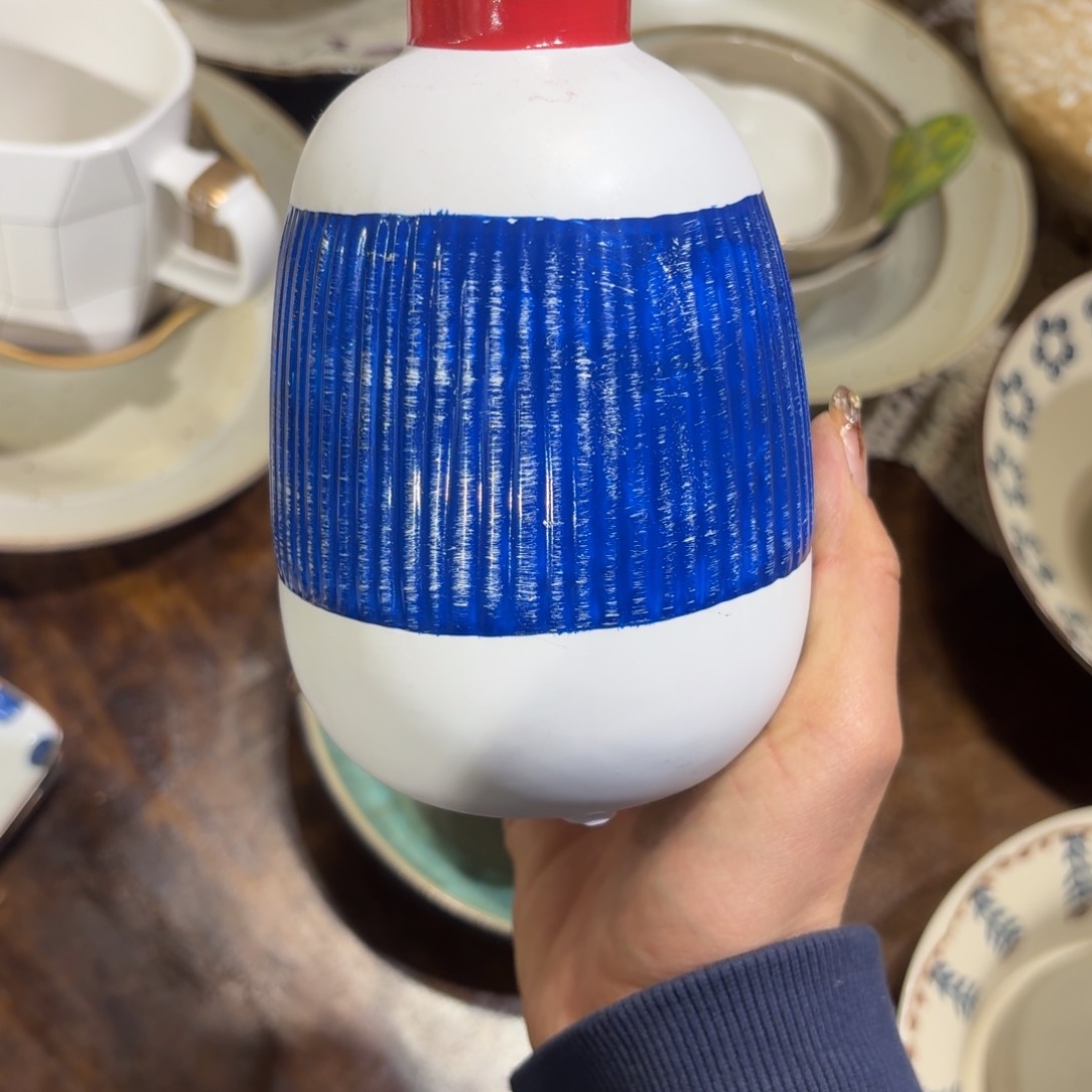 瓷红**?一个一个一个