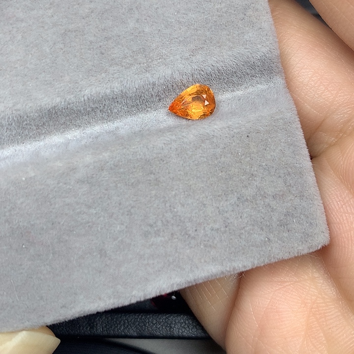 石榴石未镶嵌裸石5x7芬达石水滴