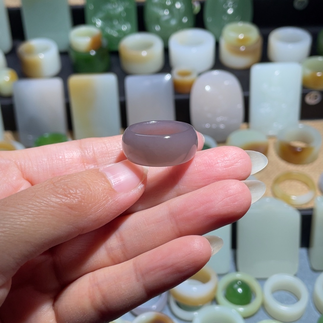 韦***·和田玉未镶嵌戒指