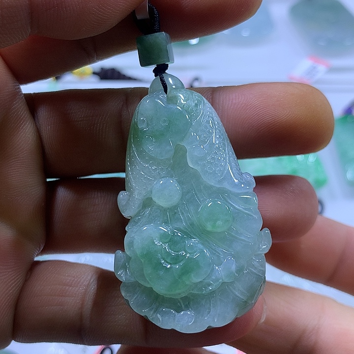 翡翠未镶嵌颈饰天然翡翠A货吊坠