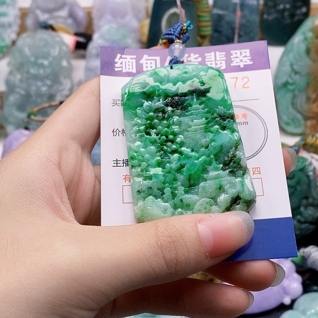 吊坠(不含链)未镶嵌翡翠