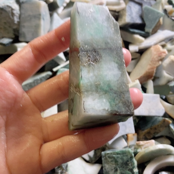 翡翠颈饰未镶嵌天然翡翠