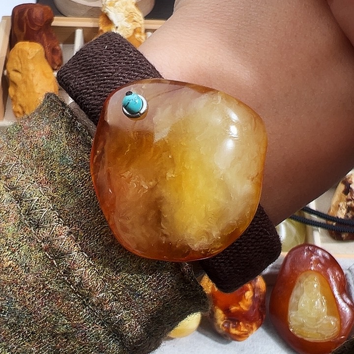 蜜蜡裸石未镶嵌我