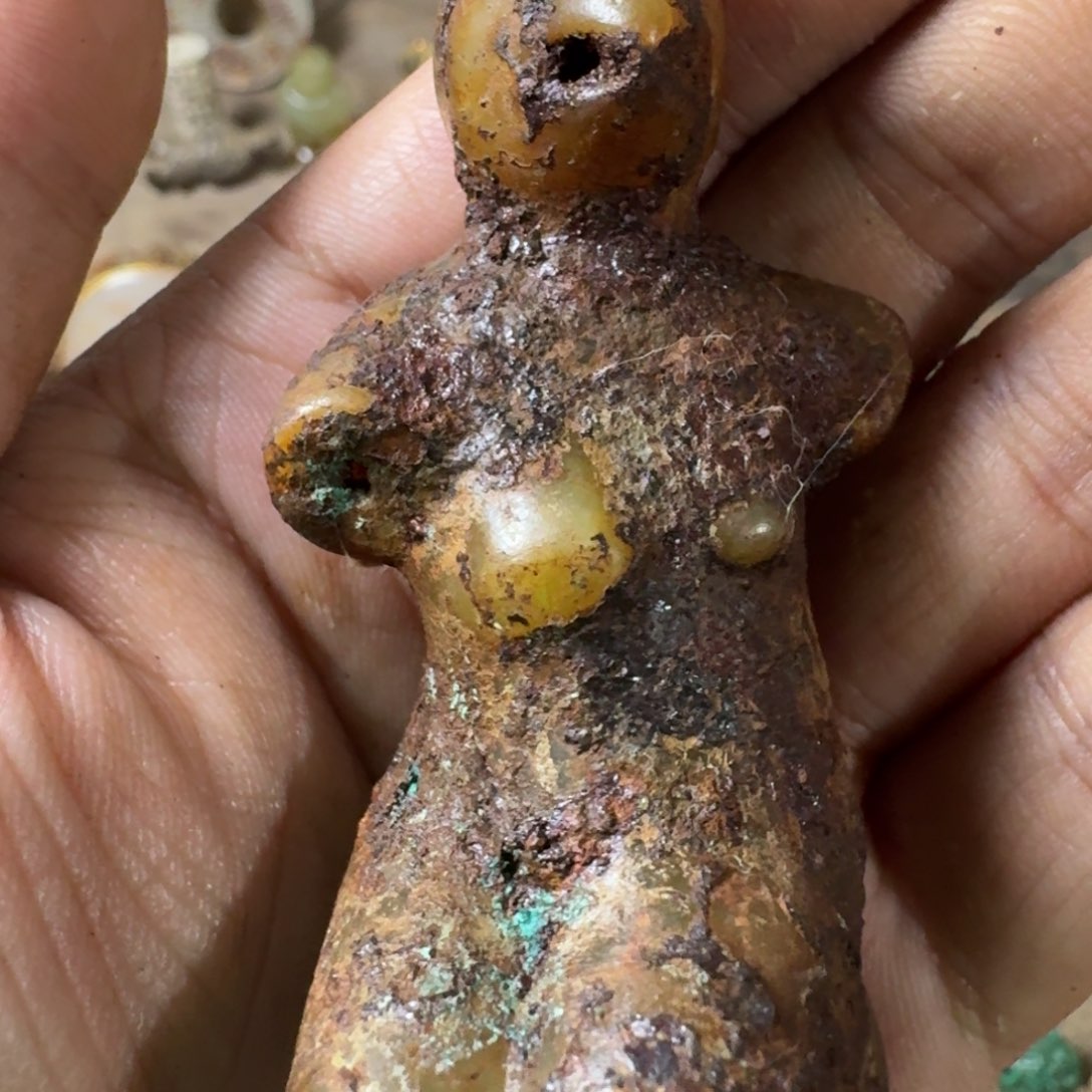 和田玉（糖玉）未镶嵌颈饰