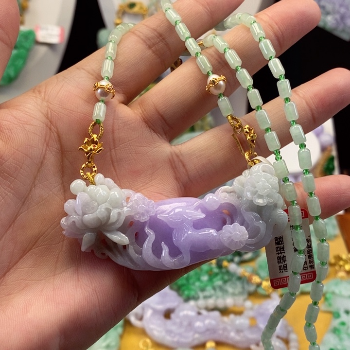 翡翠颈饰未镶嵌翡翠吊坠