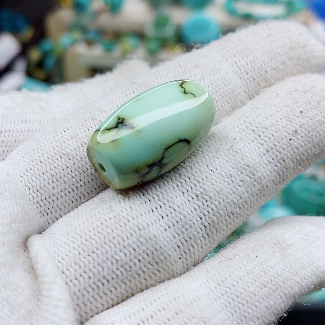 绿松石颈饰未镶嵌