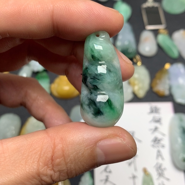 翡翠未镶嵌颈饰天然A货翡翠