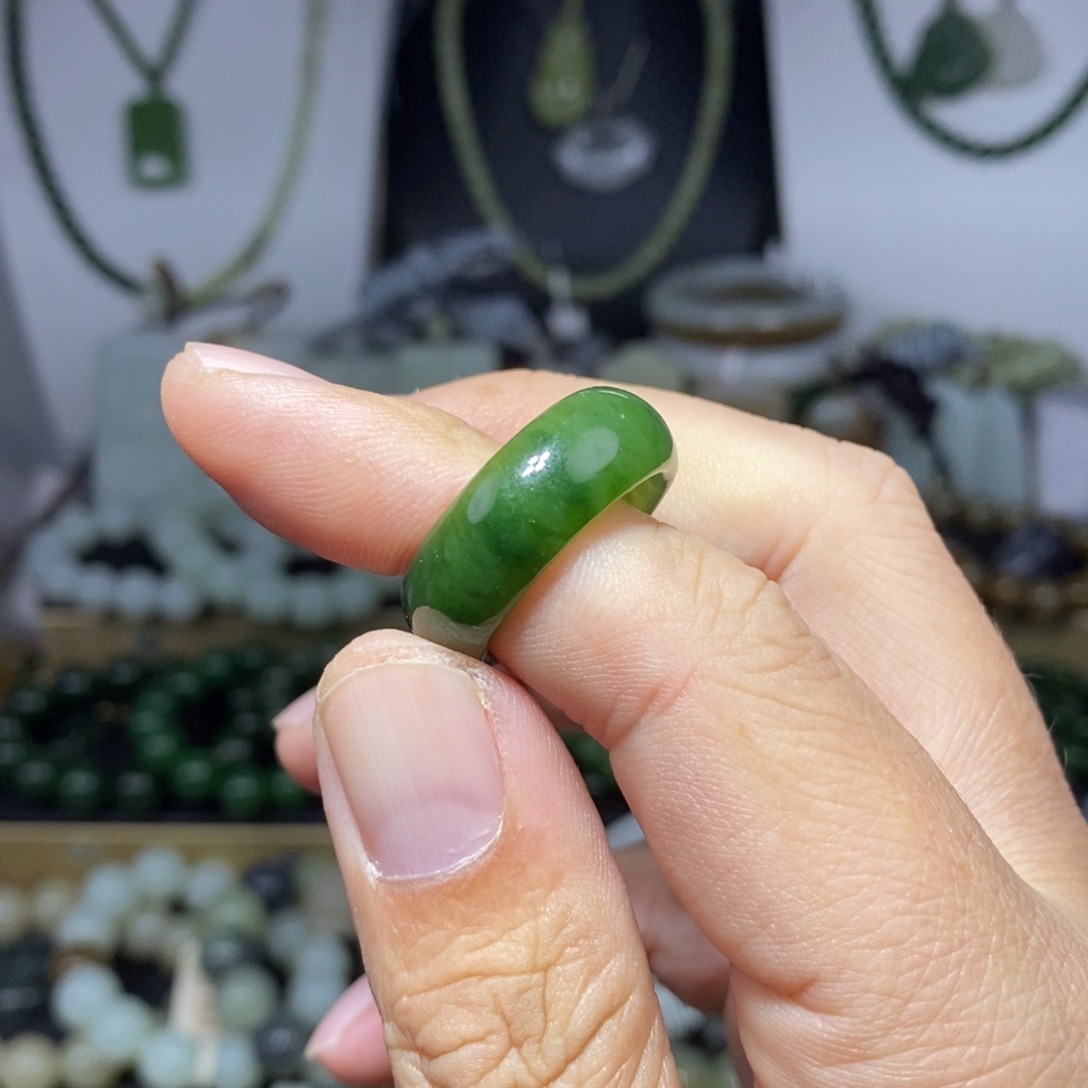 小***糖和田玉未镶嵌手链