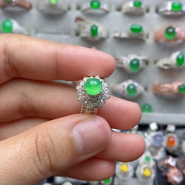 翡翠戒指未镶嵌蛋面