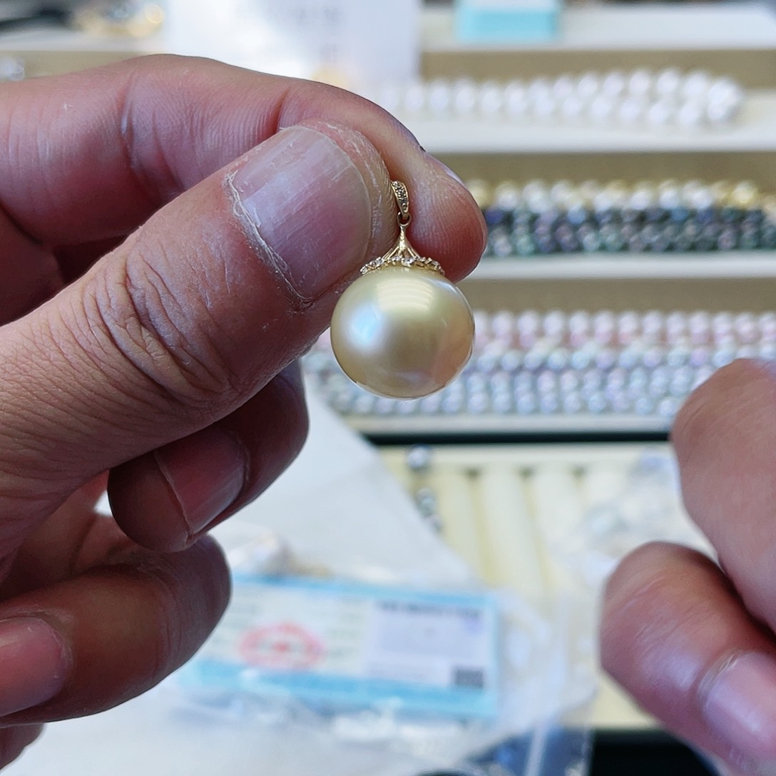 海水珍珠颈饰18K金镶嵌