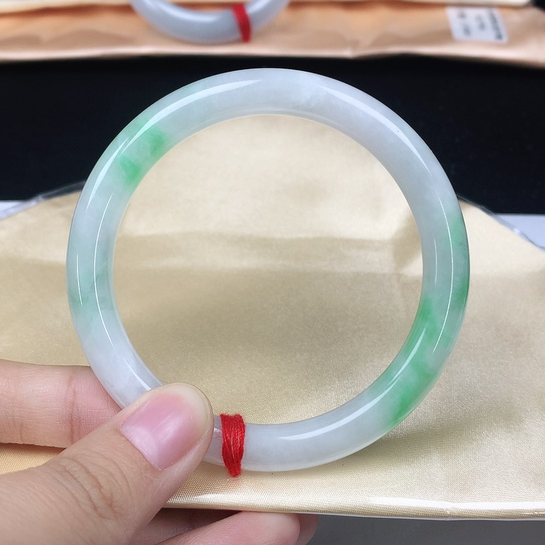 翡翠手镯未镶嵌8016圆
