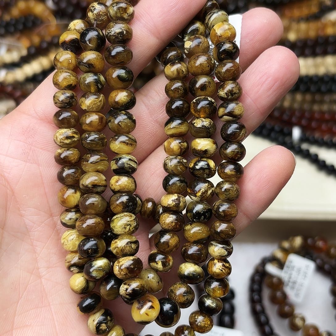 琥珀未镶嵌裸石八90360