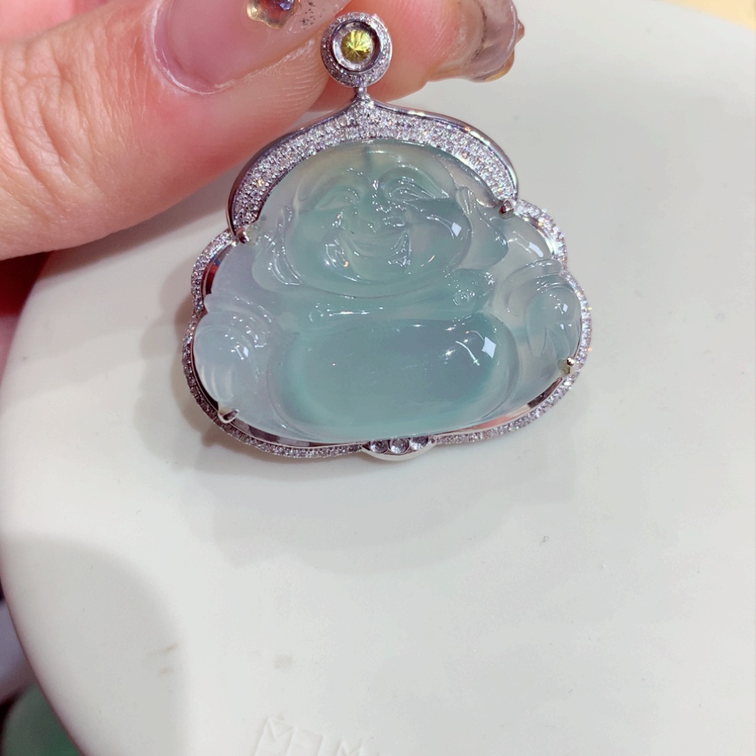 翡翠颈饰18K金镶嵌天然缅甸翡翠