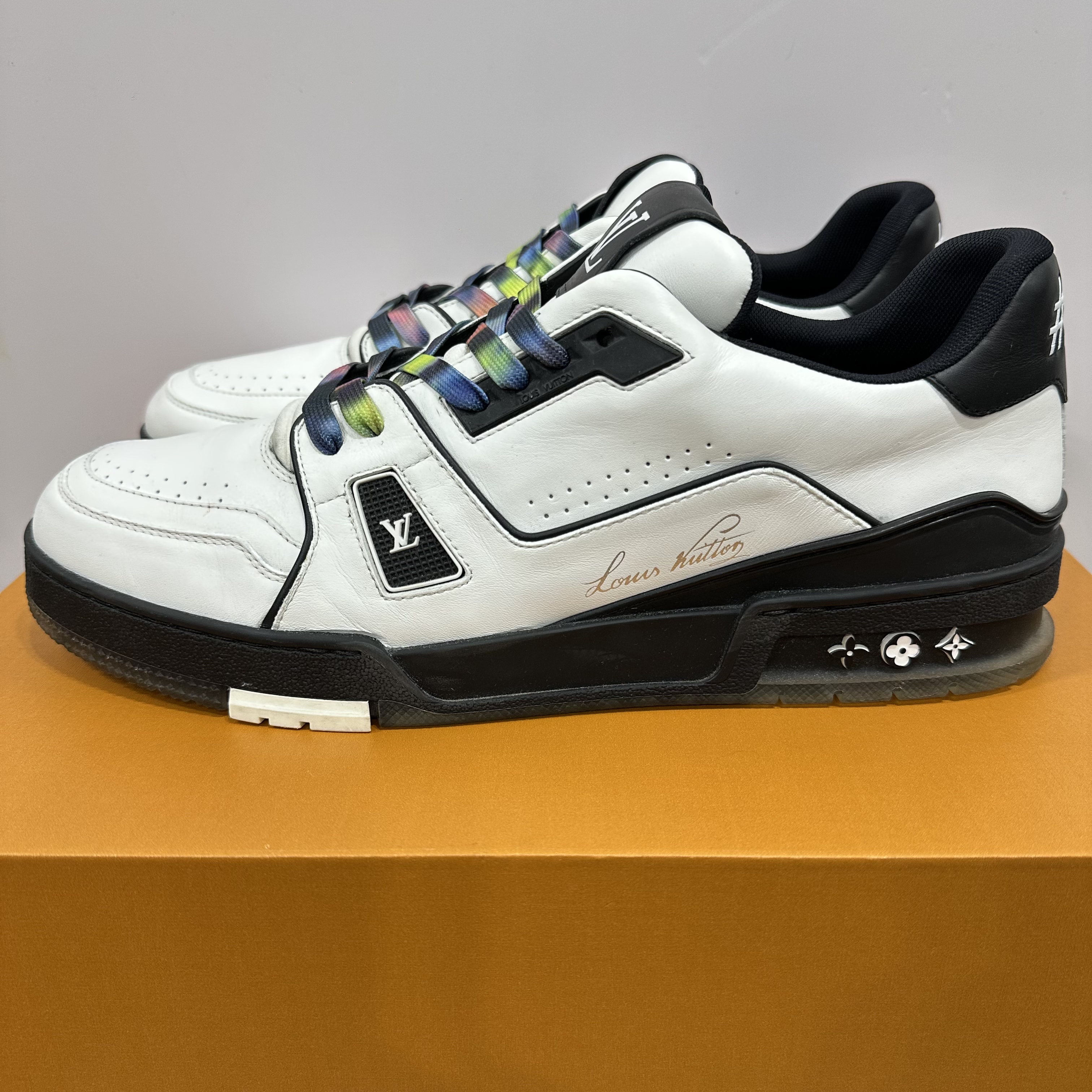 95新 LouisVuitton/路易威登 44码 trainer 黑白 低帮板鞋
