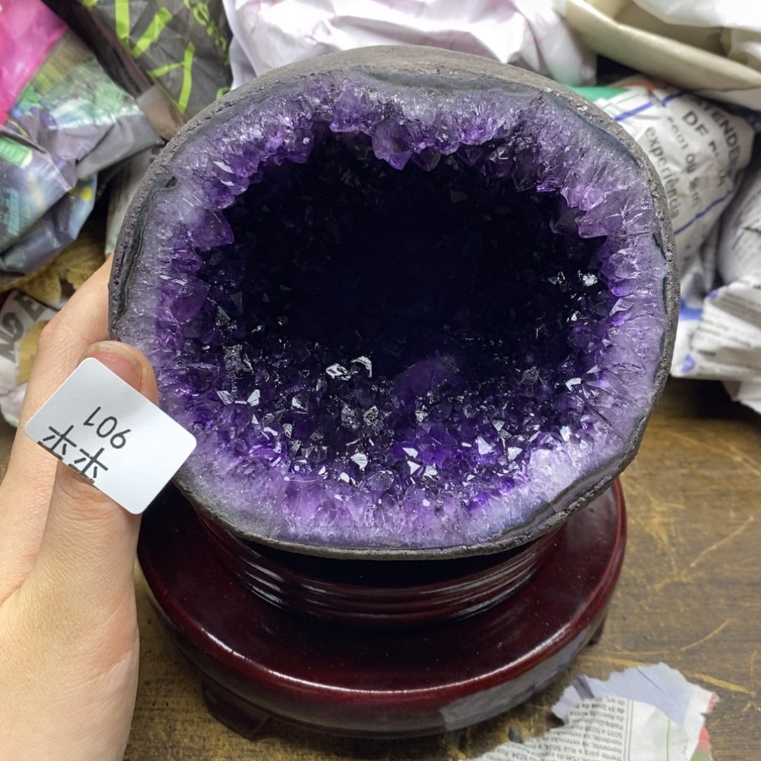 紫晶乌拉圭未镶嵌