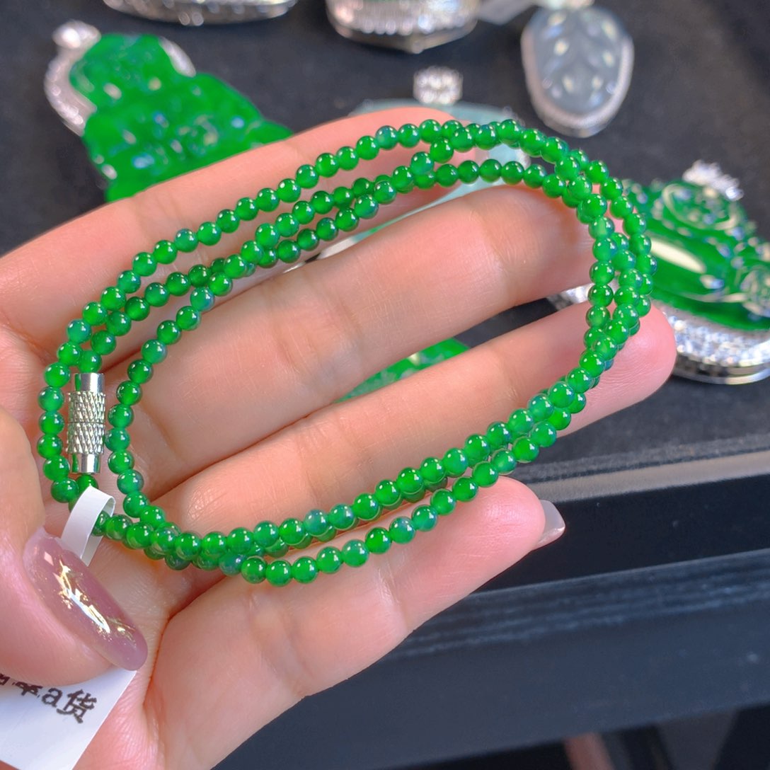 翡翠颈饰未镶嵌翡翠